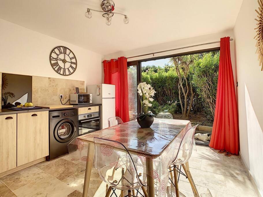 Superbe Appartement En Bord De Mer Bandol Exterior foto