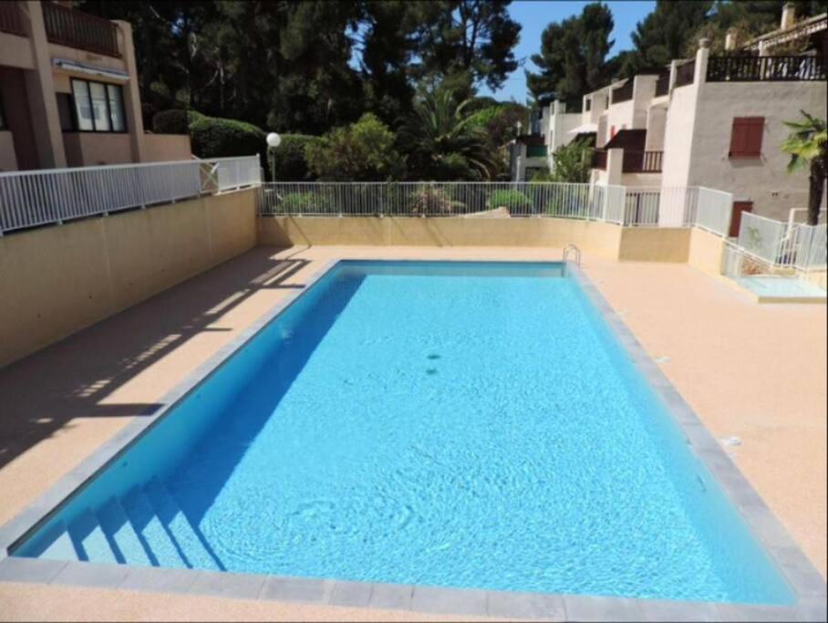 Superbe Appartement En Bord De Mer Bandol Exterior foto